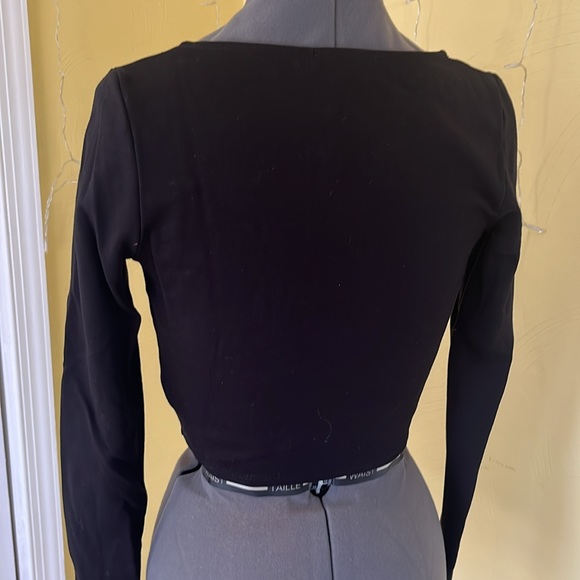 Black crop top - Picture 2 of 2